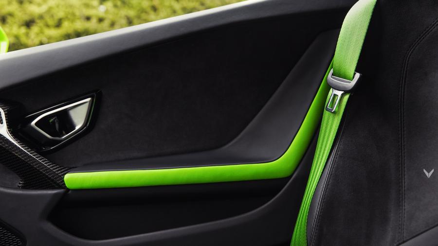 Детали интерьера Lamborghini Huracan LP610-4  by Vilner 2017 года  (фото 9 из 11)
